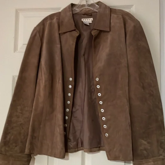 Chocolate Brown Suede Leather Jacket
XL - Picture 4 of 4